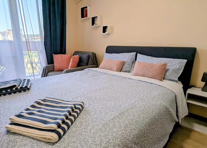 Apartment Beachfront Elegant Studio 100 M From Smokinya Beach, Managed By Flat Mаnager